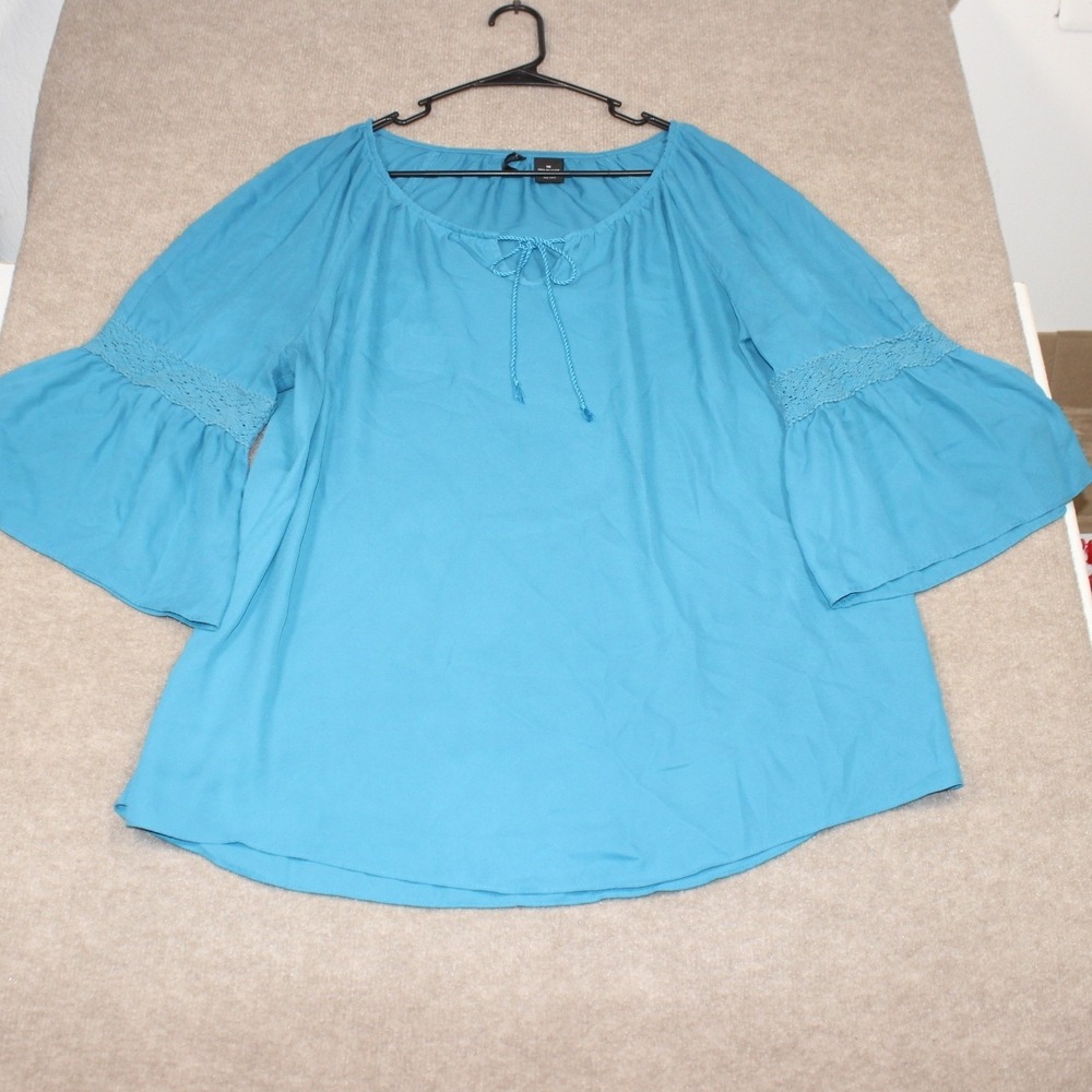 New Directions Woman Teal Blue Bell Sleeve Crochet Lace Trim Blouse Plus 1X